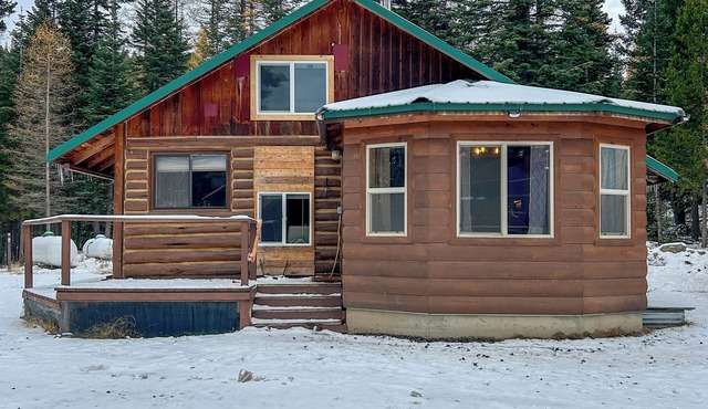 Unique Secluded Cabin Getaway