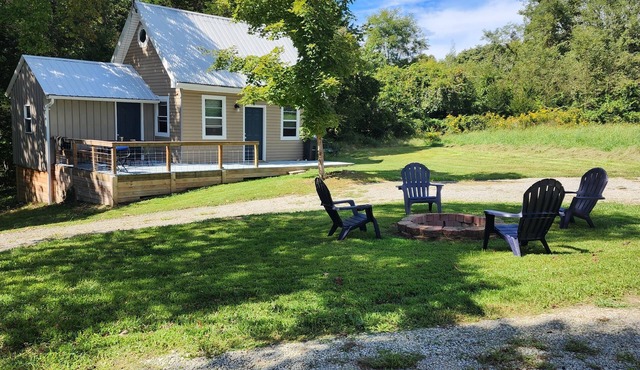 Unique Secluded Cabin with Loft on Classified Forest
