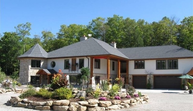 Unique Setting - Built on Quarry Bed