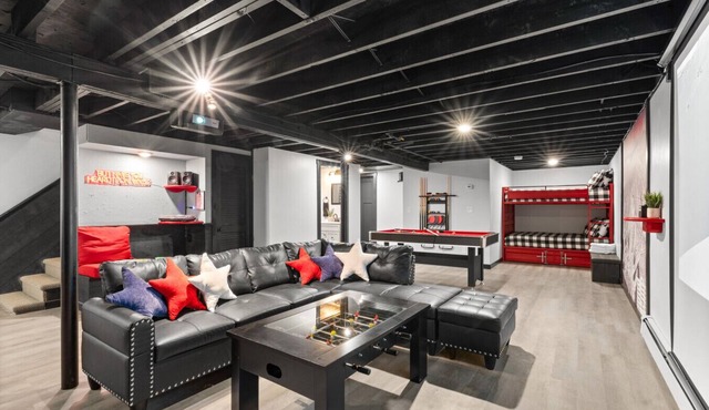 Unique space? Hot tub? King bed? Games Room?