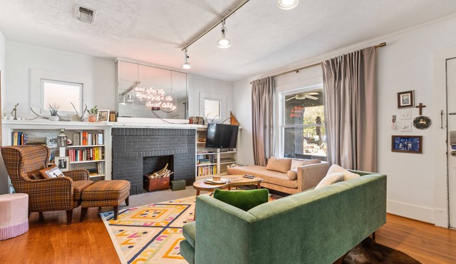 Unique Space In the Heart of Culture District!