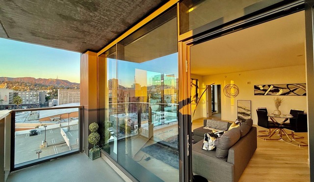 Unique & Spacious Hollywood Walk of Fame Penthouse