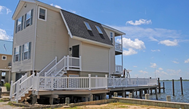 Unique & spacious house with boat docks in Tuckerton beach, NJ