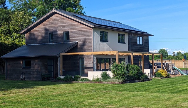 Unique, Spacious, Self-Built Eco House with Huge Garden and Movie Room