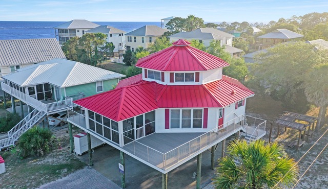 Unique & spacious w/Gulf views throughout, easy walk to beach ~ DeLight House