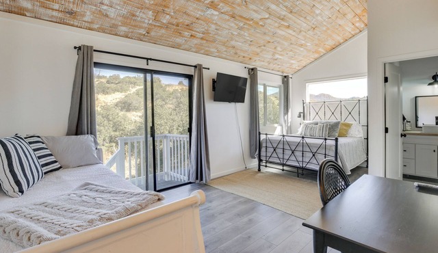 Unique Stay: Alpine 'Mariposa Farmhouse' w/Views!