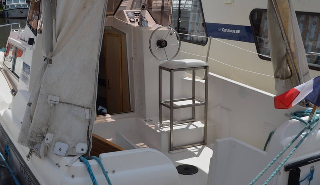 Unique Stay on a Boat in Digoin