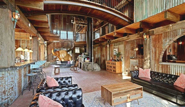 Unique Stay! Pool/Hot Tub/Game Room/Bar/Views