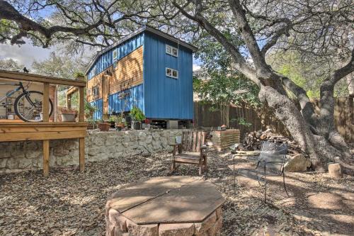 Unique Stay: 'Tiny Everest' San Antonio Home!