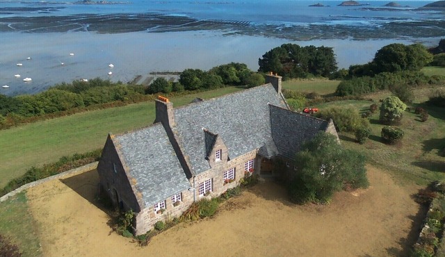 Unique stone house with spectacular 180º sea view on the cliff