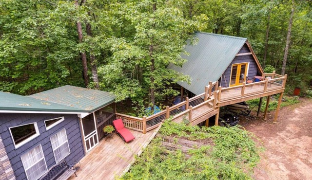 Unique Treehouse-Separate Space for Teens! Fire pit,WIFI,Kayak-300 yds to Lake