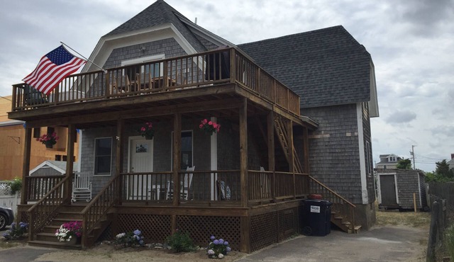 UNIQUE TWO FAMILY. HUMAROCK BEACH HOUSE ONE BACK FROM THE ATLANTIC OCEAN