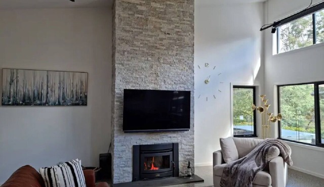 Unique Villa Amore With hot Swim spa in Daylesford