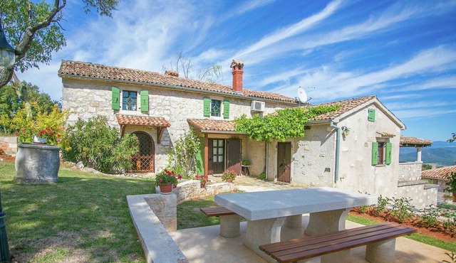 Unique Villa for up to 8 persons, with pool, jacuzzi and beautiful garden
