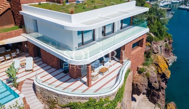 Unique : Waterfront villa with private boat and pontoon - Theoule Cannes bay