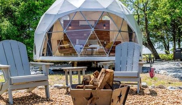 Unique Woodland Glamping Dome with Stargazing & Nature Retreat near Wolfe City, TX