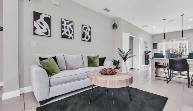 Uniquely Chic home near Disney!