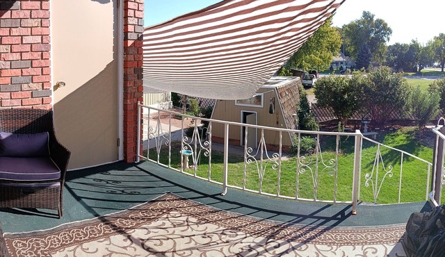 Uniquely comfy 2nd story, private entrance, outdoor balcony, fence, off street