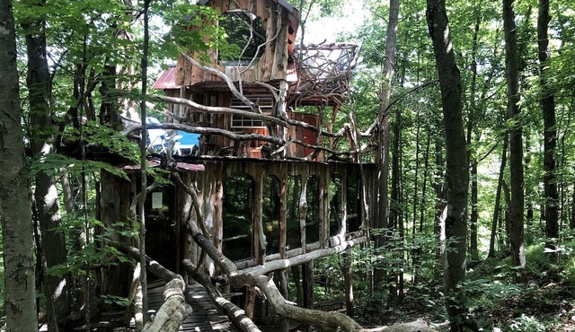 Uniquely Crafted Tree House Rental near Lake Saint Catherine, Vermont