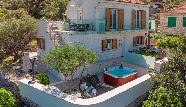* Uniquely designed Villa Ivana Solta Island with Jacuzzi and sea view*