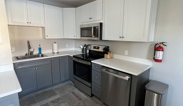 Unit 1 of 2-Spacious Duplex 3 Blocks from Main Street, 1 Block from Overman Park