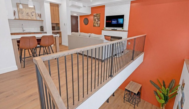 Unit 102 - 2 Stories - 55" TV - Foosball - Downtown