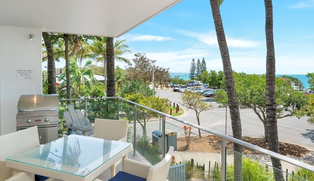 Unit 105 Plantation Resort - Rainbow Beach. Plantation Resort. Second Floor. Aircon. Pool. Spa. Wifi