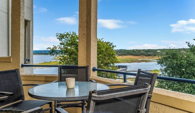 UNIT 1111 COVE/HILL COUNTRY VIEW 2 BEDROOM 2 BATHROOM w WIFI in Condo