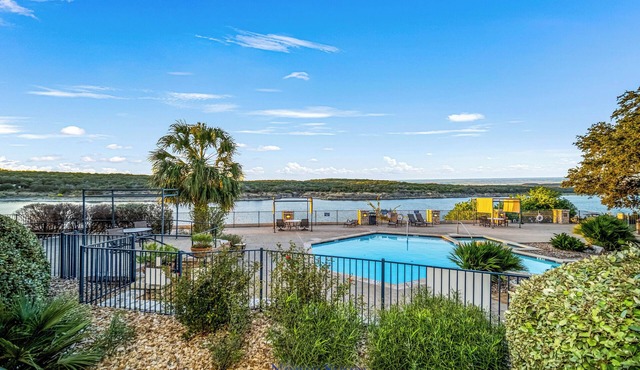 UNIT 1123 2 Bedroom 2 Bathroom villa on Lake Travis