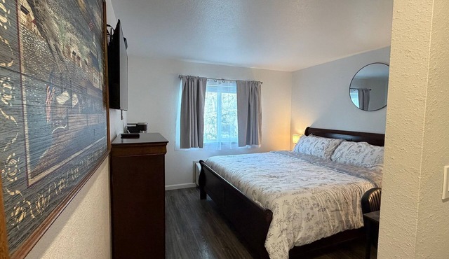 Unit 12 - Cozy 1-bedroom hotel in pleasant Challenge-Brownsville with AC