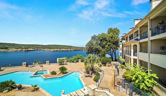 UNIT 1225 - 1/1 on Lake Travis with Lake View