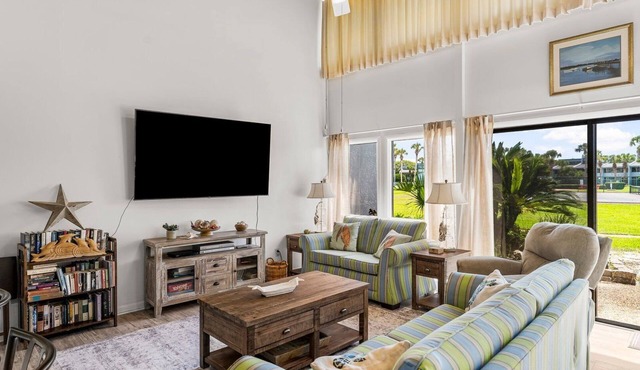 Unit 15, Pet Friendly 3 Bedroom Beach Condo