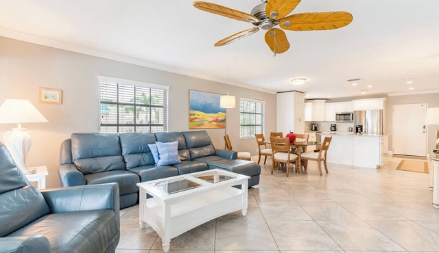 Unit 175- 2 Bedroom 2 Bathroom Gulf Side Club Corner Condominium