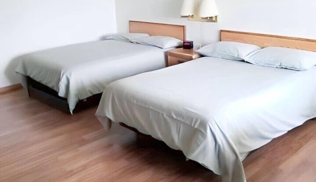 Unit #22 - Snooze Motel