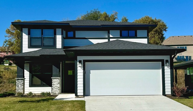 Unit 2309P | 4 Bed/2.5 Bath | Single-Family Home