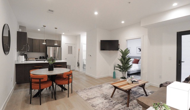 Unit 3: 1BR w/Queen + Sofa Bed in the Heart of DC