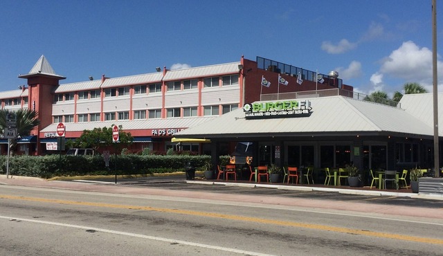 UNIT # 3 LAUDERDALE BY THE SEA nTwo Bedroom/ground floorn200 steps to beach