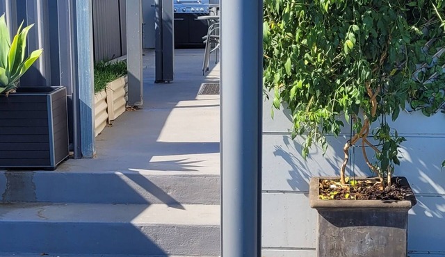 UNIT 3 .PET-FRIENDLY .OPPOSITE WATER.GARAGE PARKING.LOWER LEVEL.