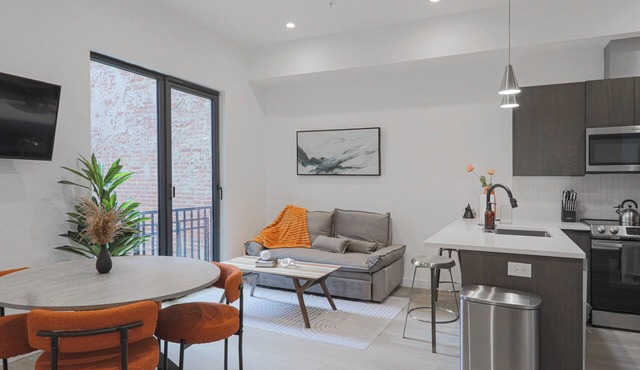 Unit 4: Studio/Queen+Sofa Bed|DC Convention Centre