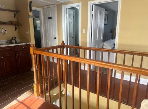 Unit-A Gorgeous private suite near metro train station and Washington DC