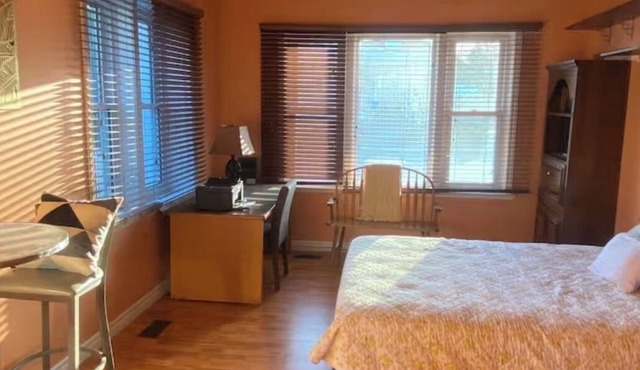 Unit B- Century Home on Trent Rivernn2-Bedroom with private patio and garden