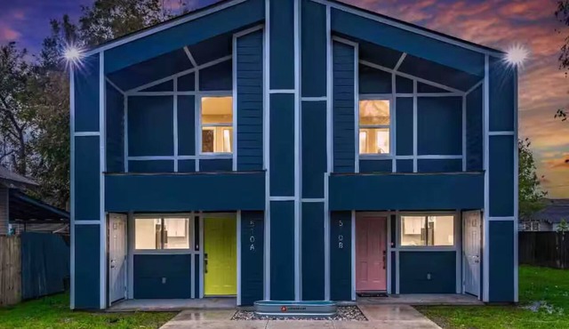 Unit B Freetown Blueplex Downtown Lafayette 2br/2.5ba