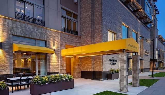 Unit in vibrant Aurora near Cherry Creek State Park, and Aurora Arts District
