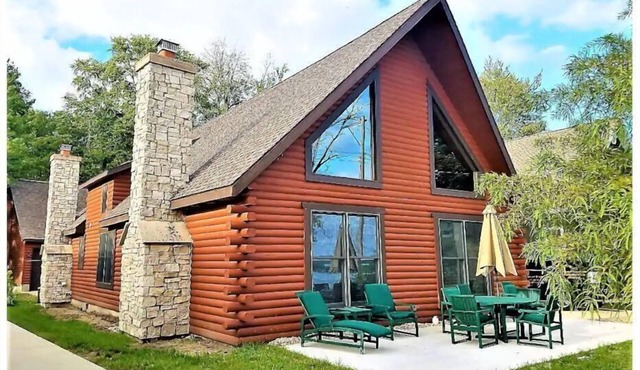 Unity Log Cabin on Bass Lake