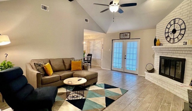 Univ. City 4-BR Heated Furnished Wi-Fi W/D Wi-Fi Washer/Dryer