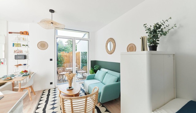 Univers Studio with a private terrace, 2' from Lille