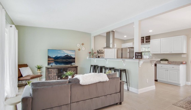 Universal getaway/3 mins from universal studios