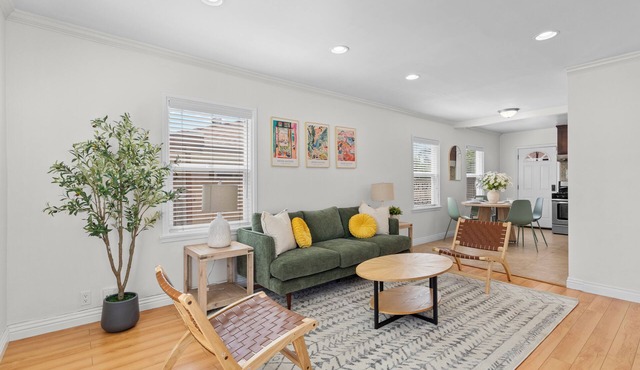 Universal Studio/Burbank/LA Super Cute Home