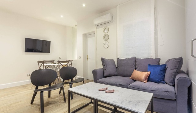 Universidad II apartment in Madrid