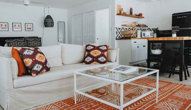 University District Guesthouse-Minutes to Nob Hill